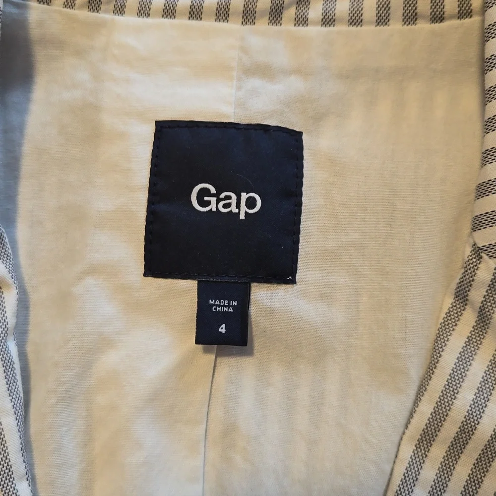 GAP Jacket - Picture 2 of 3